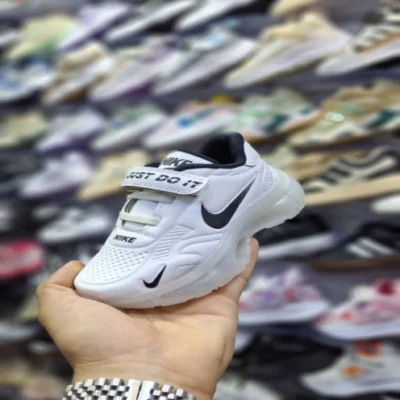 کتونی نایک بچه گانه رنگ سفید