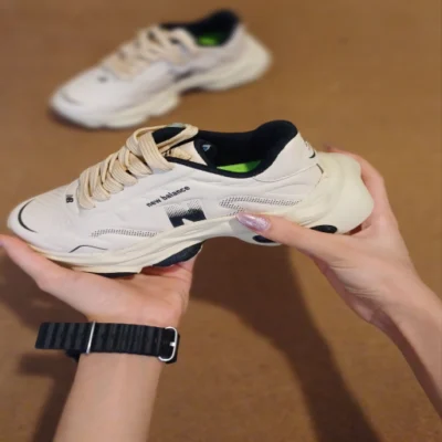 کتونی نیوبالانس بچه گانه کرم